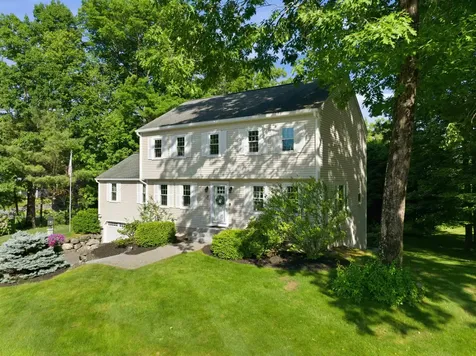 8 Bennington Road Nashua NH 03064