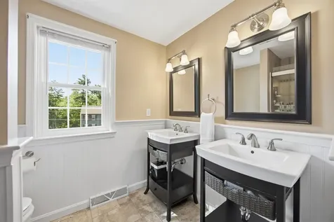 8 Bennington Road Nashua NH 03064