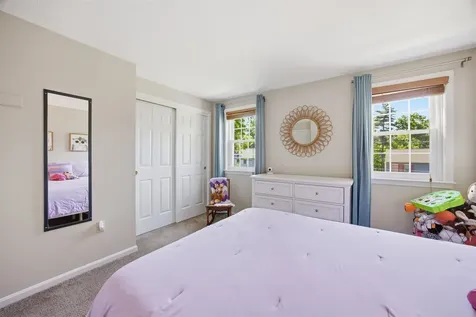 8 Bennington Road Nashua NH 03064