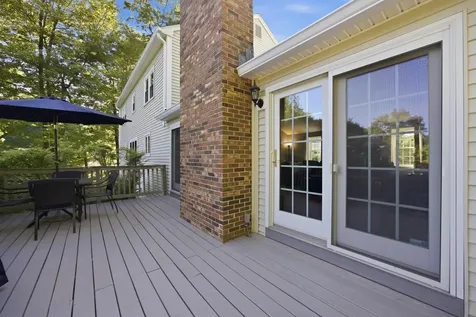 8 Bennington Road Nashua NH 03064