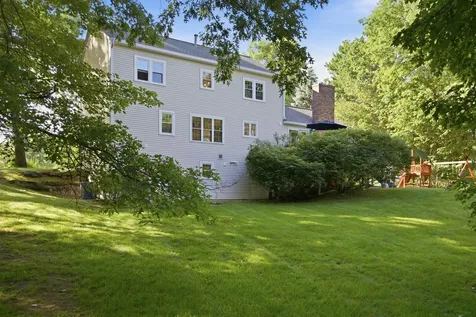 8 Bennington Road Nashua NH 03064