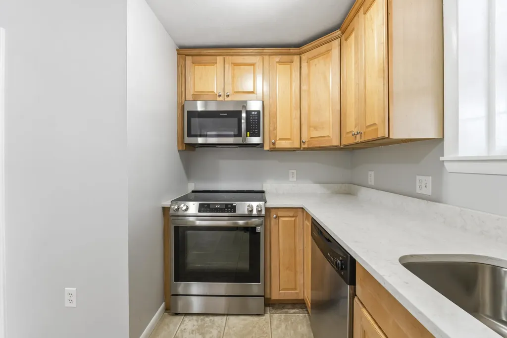 412 2nd Street Rollinsford NH 03869
