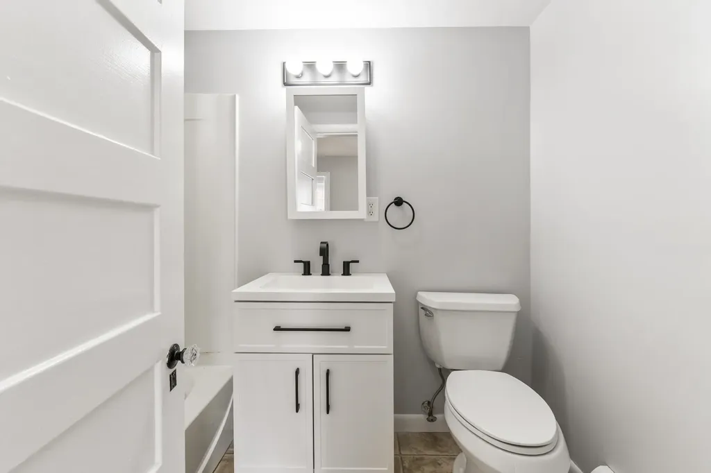 412 2nd Street Rollinsford NH 03869