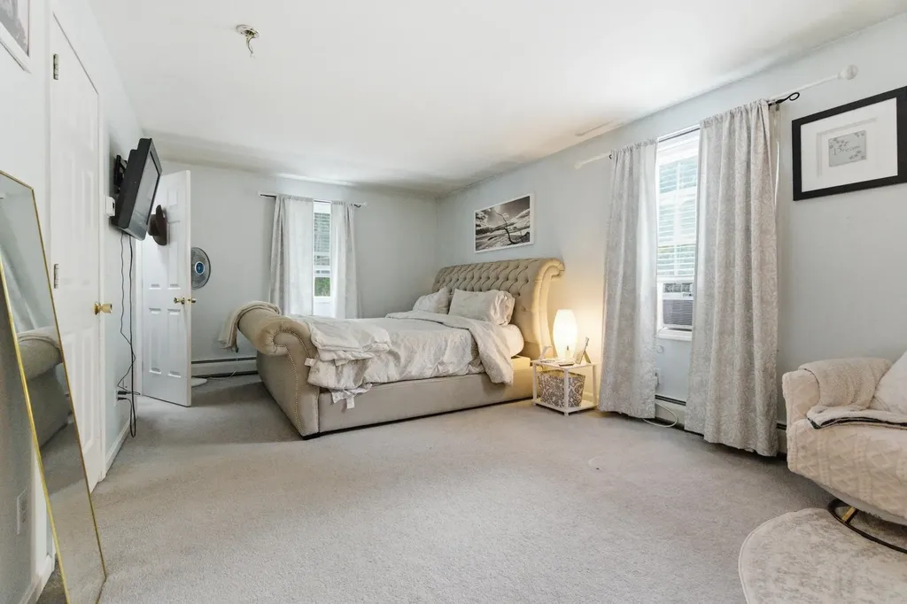 4 Norris Farm Road Raymond NH 03077