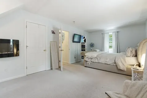 4 Norris Farm Road Raymond NH 03077
