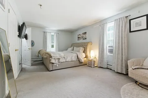 4 Norris Farm Road Raymond NH 03077
