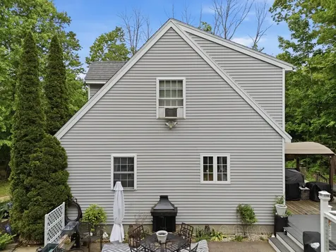 4 Norris Farm Road Raymond NH 03077