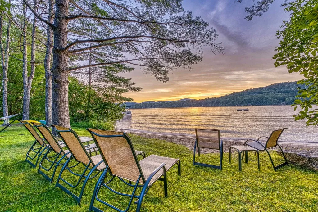11 Squamasee Road Holderness NH 03245