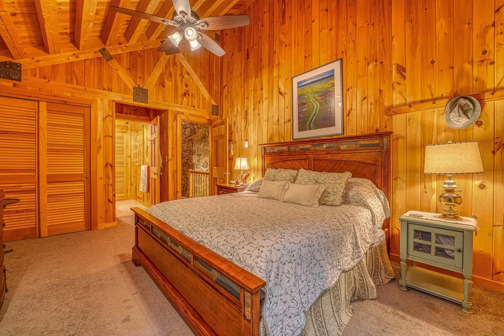 11 Squamasee Road Holderness NH 03245