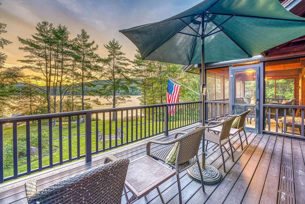 11 Squamasee Road Holderness NH 03245