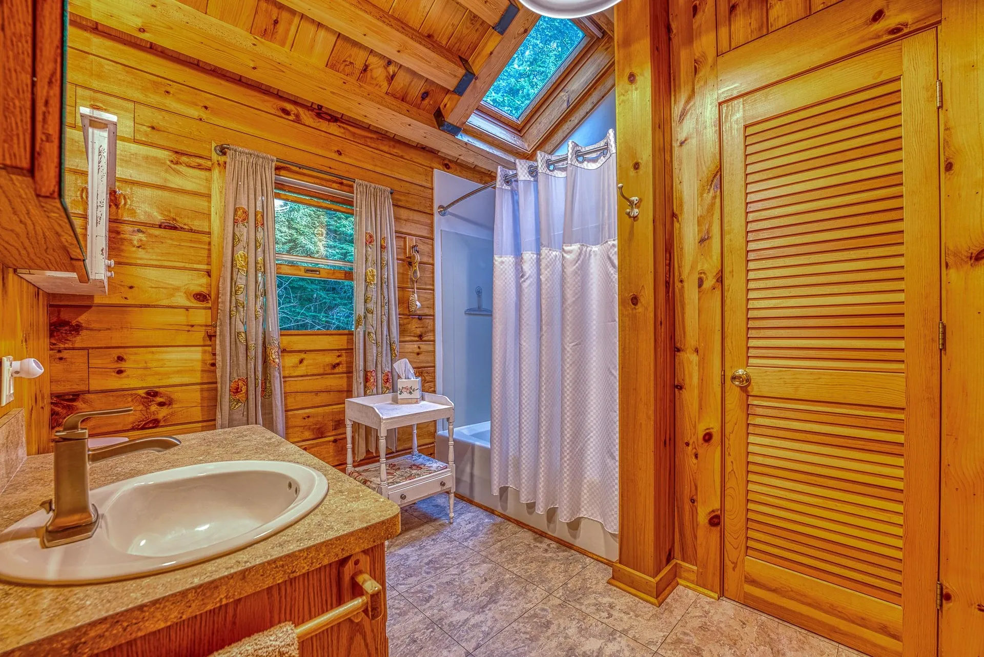 11 Squamasee Road Holderness NH 03245