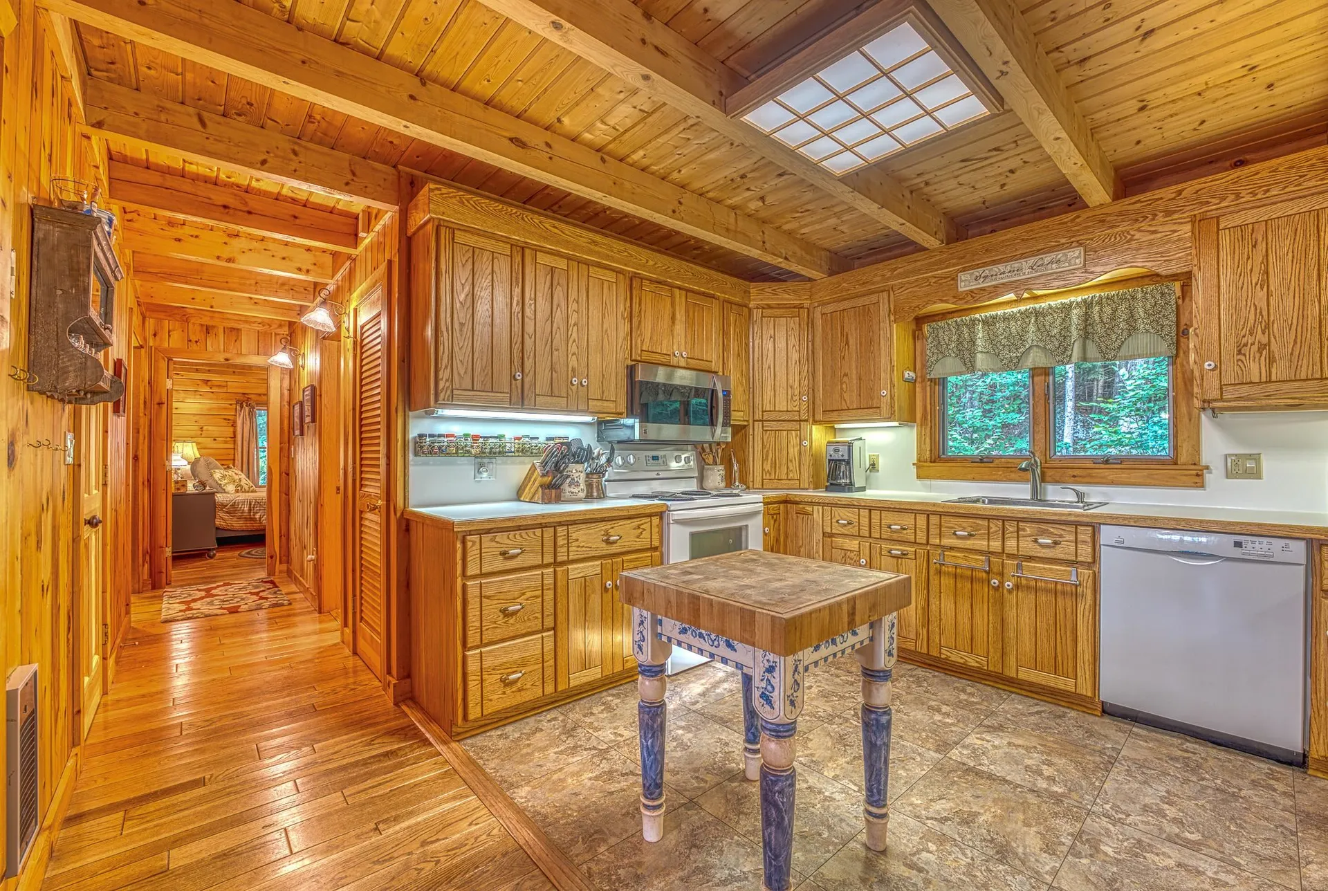 11 Squamasee Road Holderness NH 03245