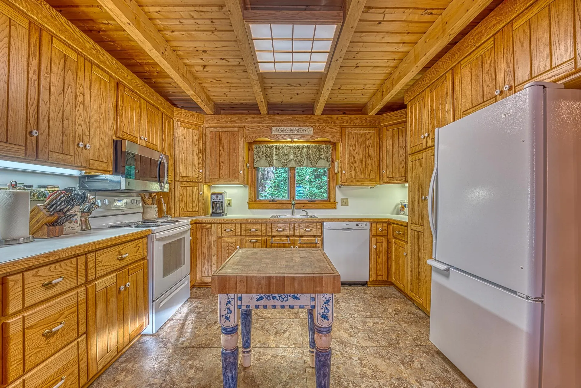 11 Squamasee Road Holderness NH 03245