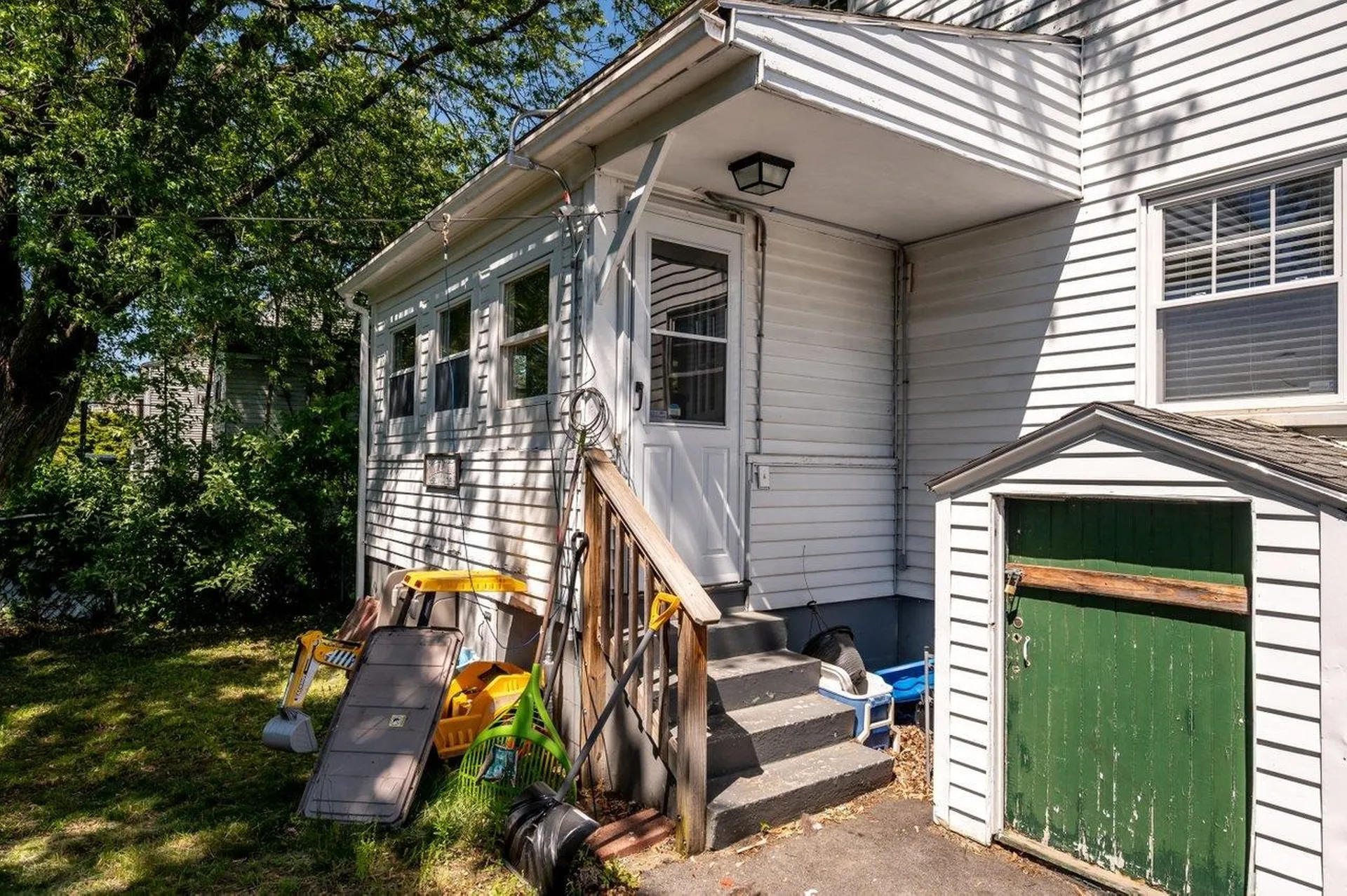 20 Upland Street Manchester NH 03102