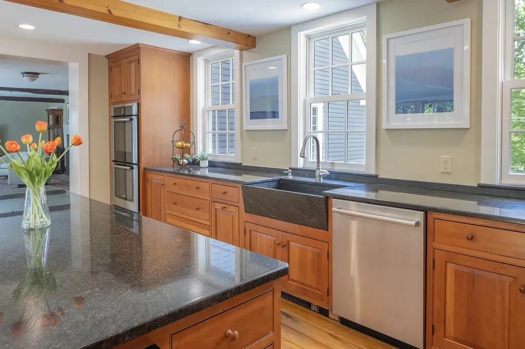 385 Irish Hill Road Hopkinton NH 03229