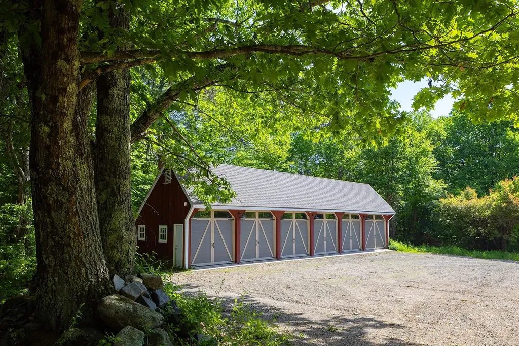385 Irish Hill Road Hopkinton NH 03229