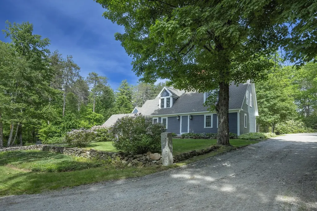 385 Irish Hill Road Hopkinton NH 03229
