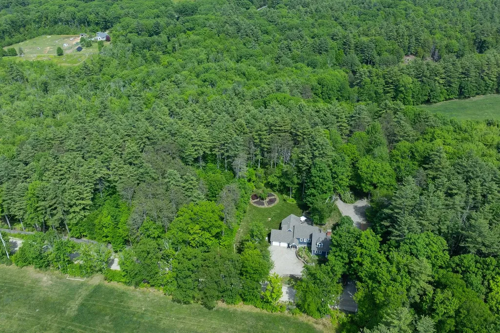 385 Irish Hill Road Hopkinton NH 03229