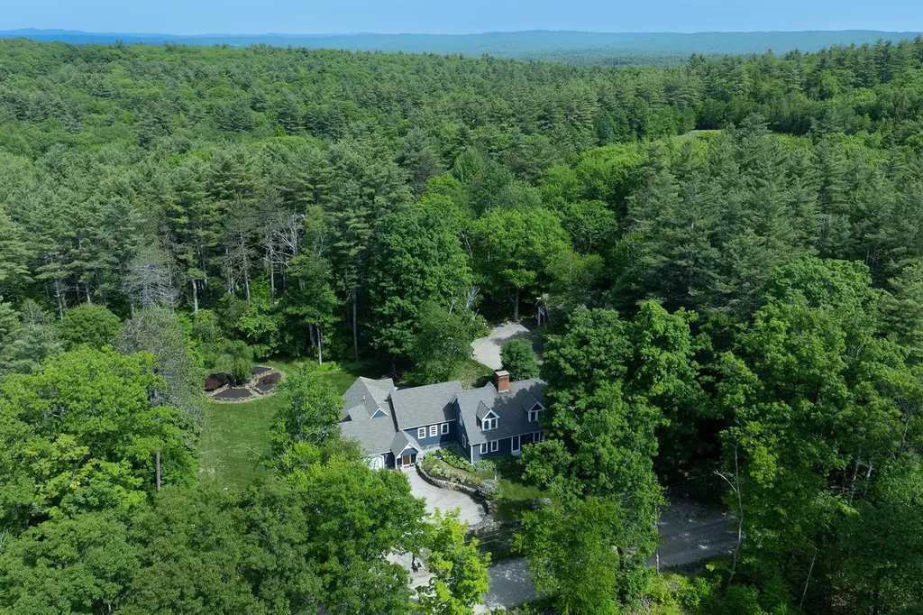 385 Irish Hill Road Hopkinton NH 03229