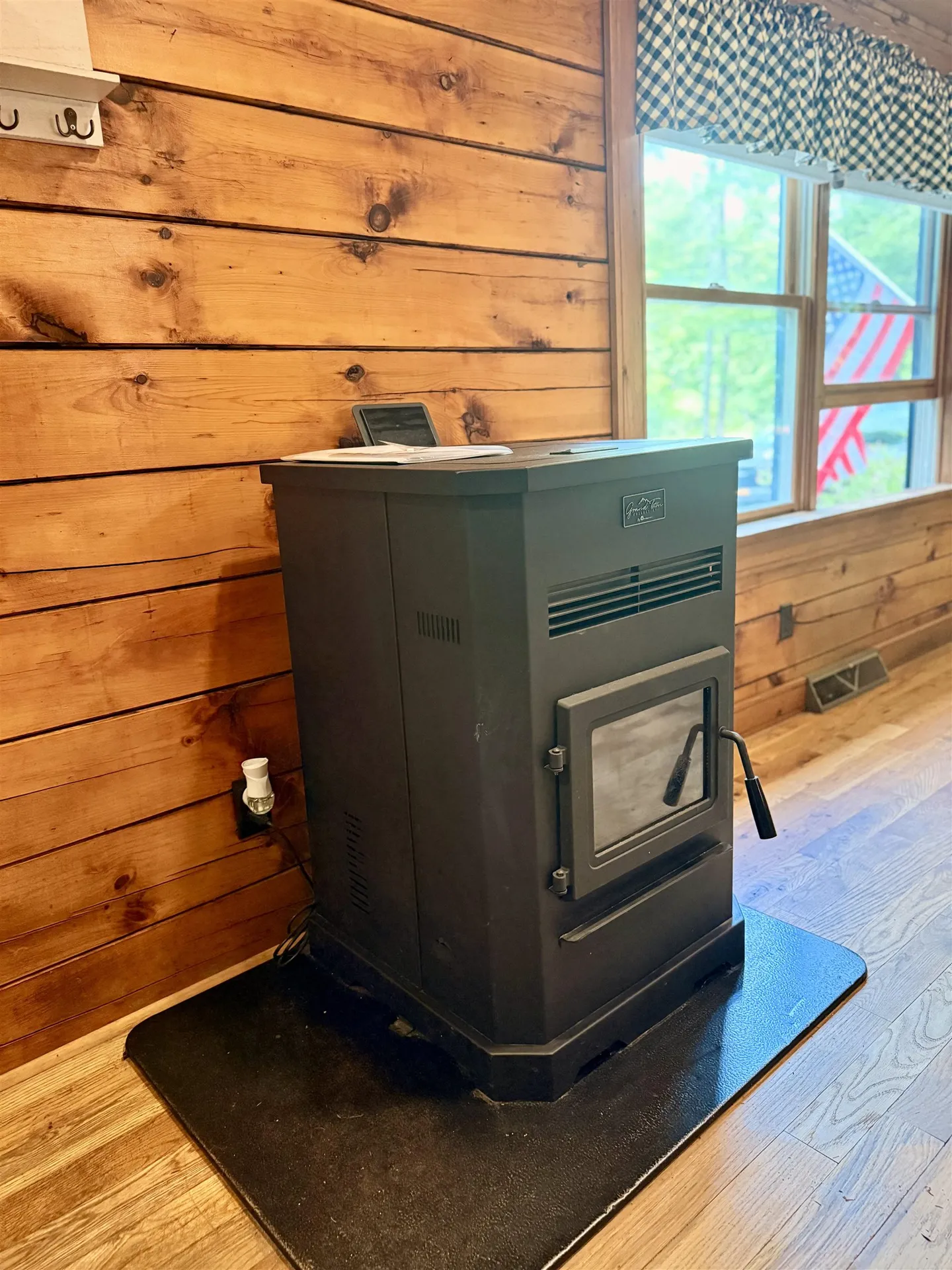 83 Main Street Sandown NH 03873