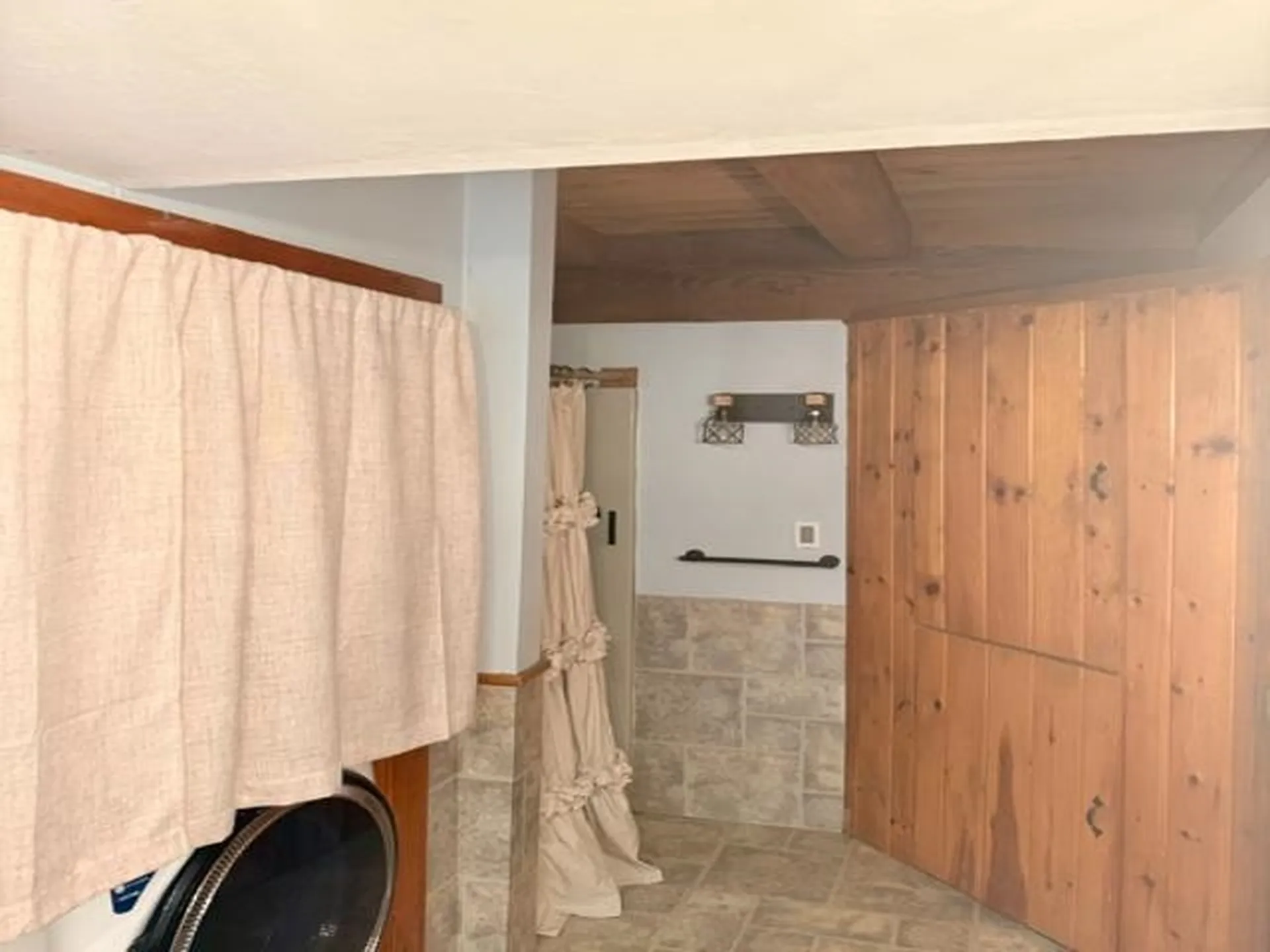 83 Main Street Sandown NH 03873