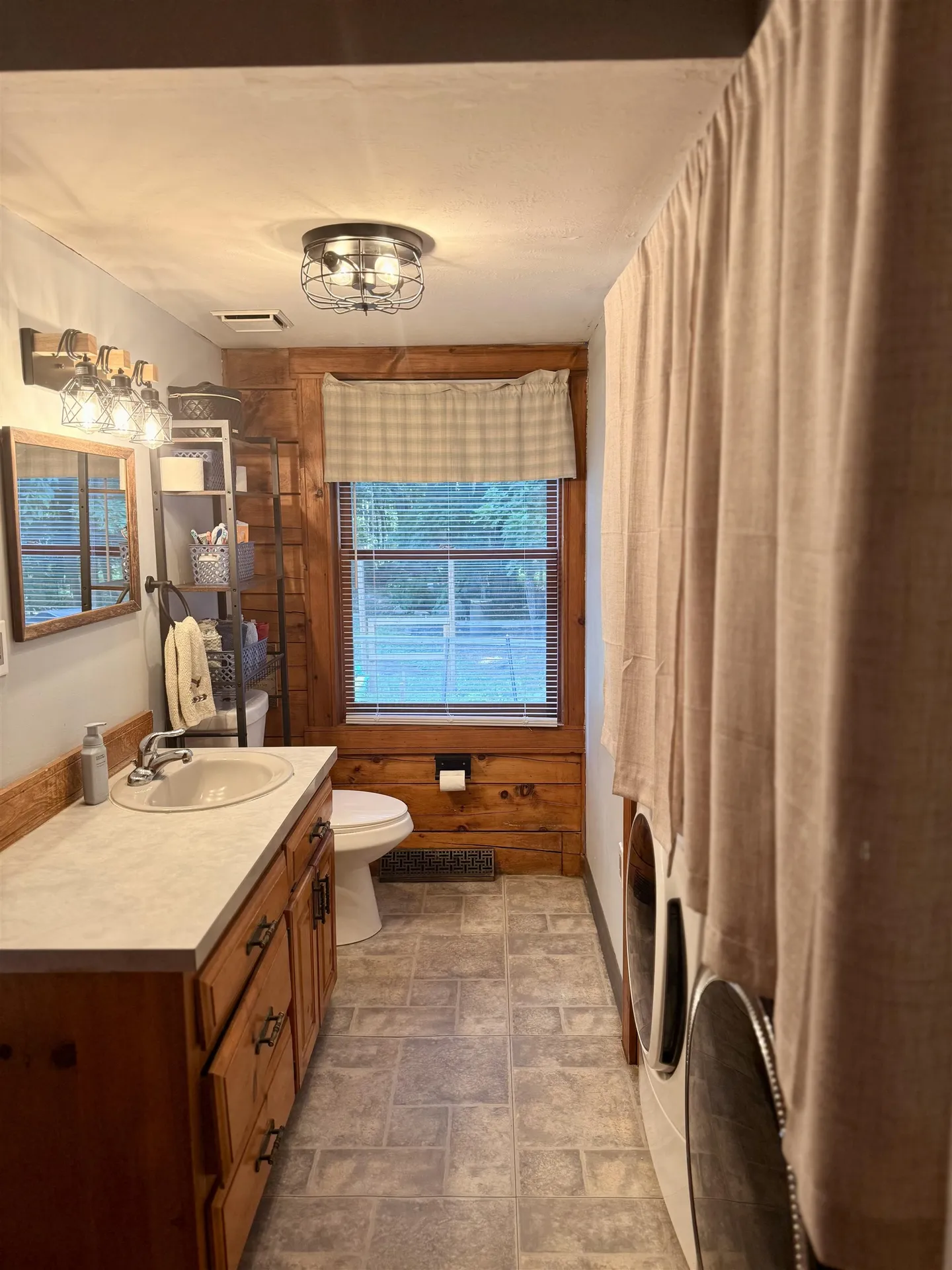 83 Main Street Sandown NH 03873