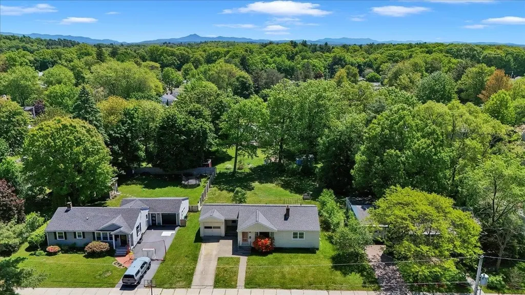 27 Brierwood Lane Burlington VT 05408