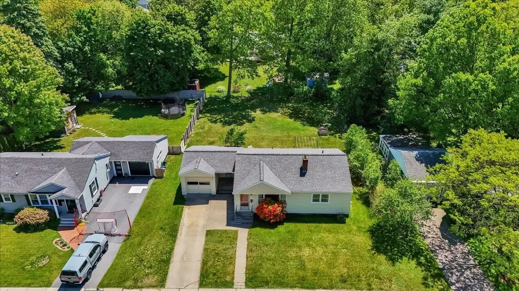 27 Brierwood Lane Burlington VT 05408