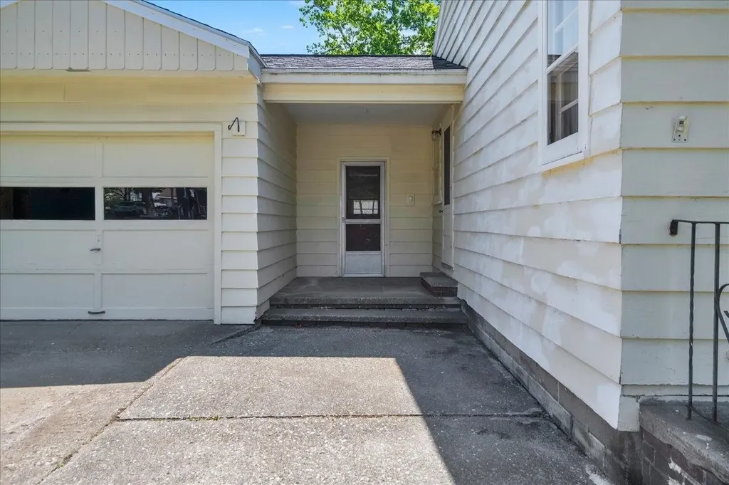 27 Brierwood Lane Burlington VT 05408