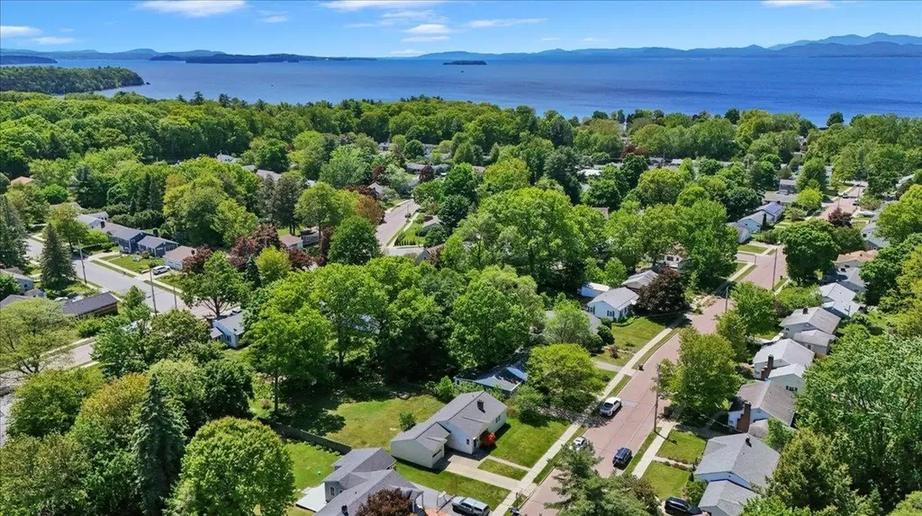 27 Brierwood Lane Burlington VT 05408