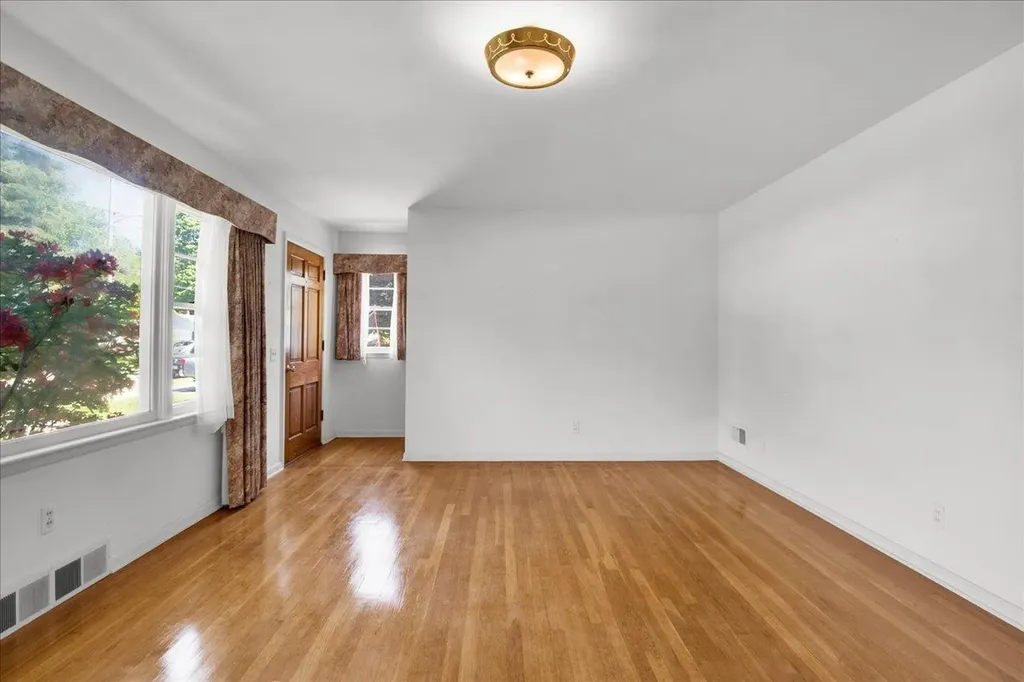 27 Brierwood Lane Burlington VT 05408