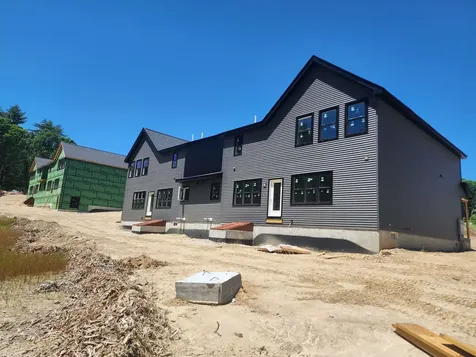 4 Campbell Way Windham NH 03087