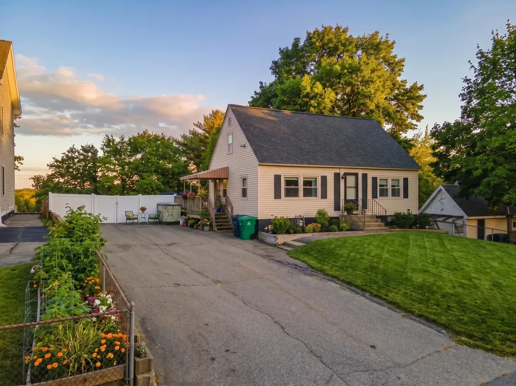 93 1/2 Chandler Street Nashua NH 03064