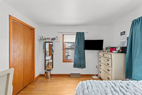 93 1/2 Chandler Street Nashua NH 03064
