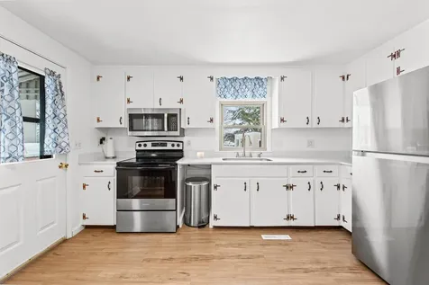 93 1/2 Chandler Street Nashua NH 03064