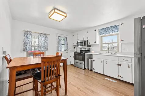 93 1/2 Chandler Street Nashua NH 03064