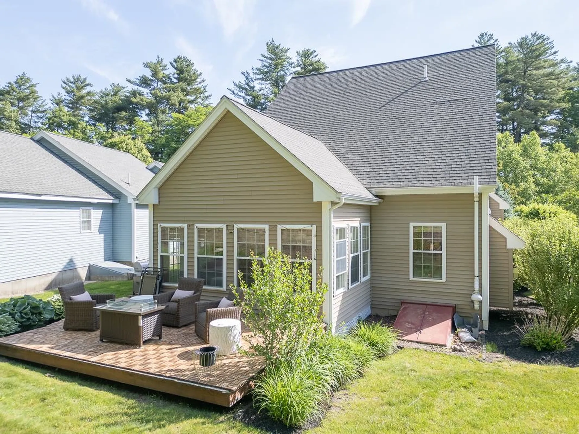 27 Hollow Ridge Drive Nashua NH 03062