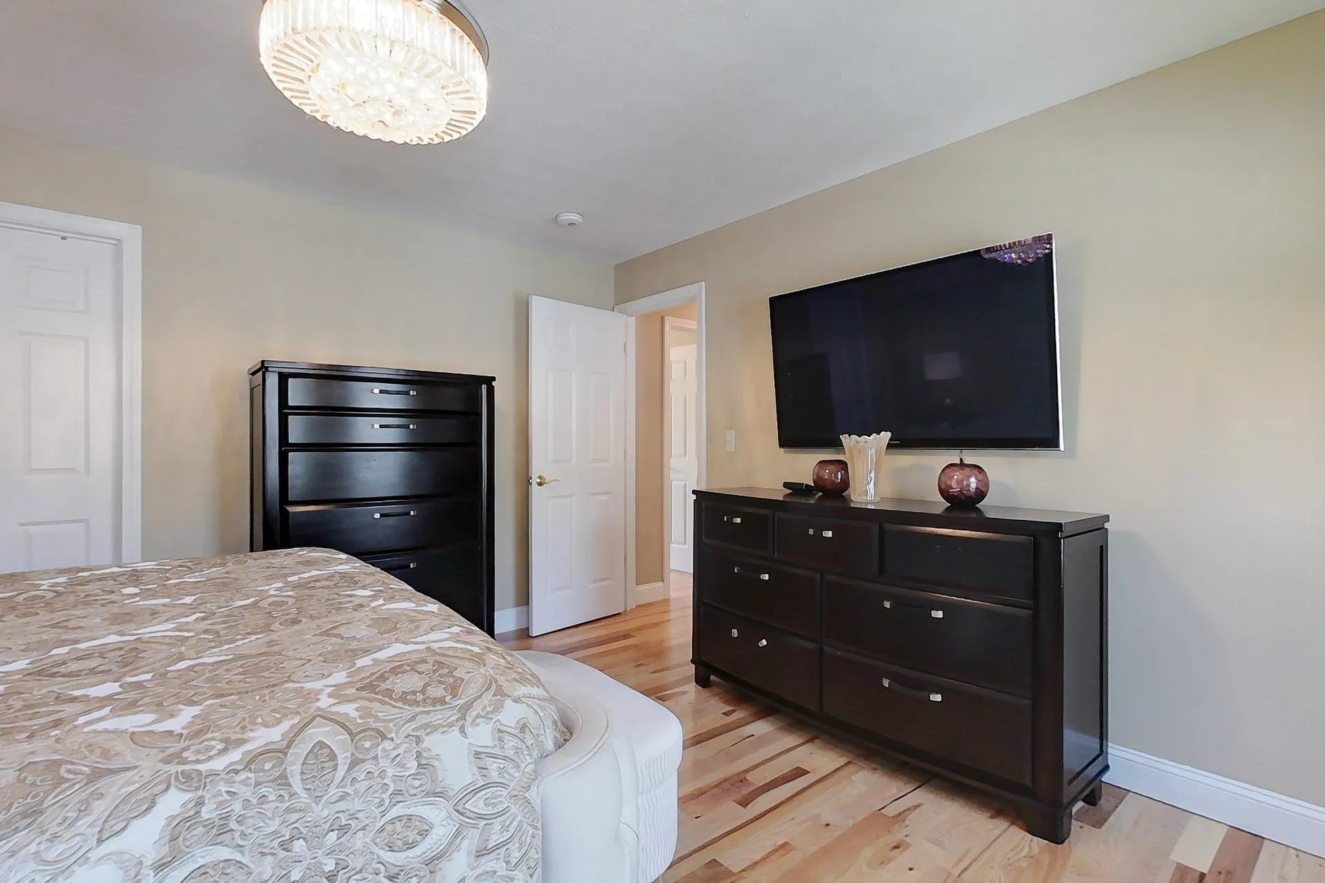 27 Hollow Ridge Drive Nashua NH 03062
