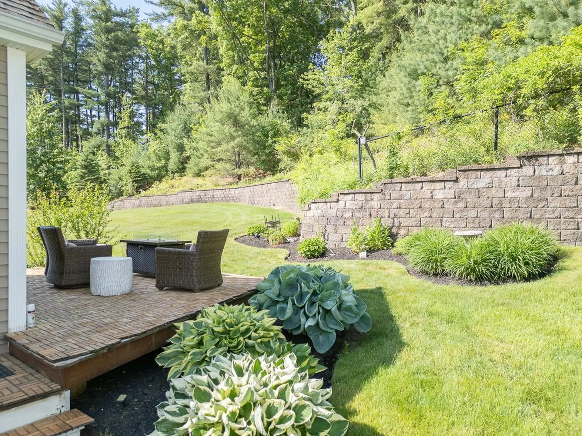 27 Hollow Ridge Drive Nashua NH 03062