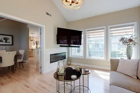 27 Hollow Ridge Drive Nashua NH 03062