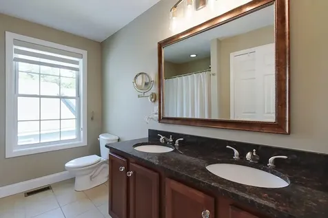 27 Hollow Ridge Drive Nashua NH 03062