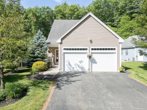 27 Hollow Ridge Drive Nashua NH 03062