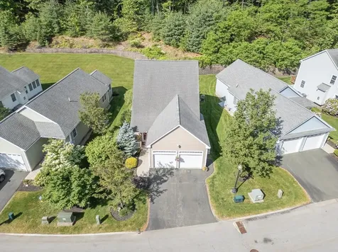 27 Hollow Ridge Drive Nashua NH 03062