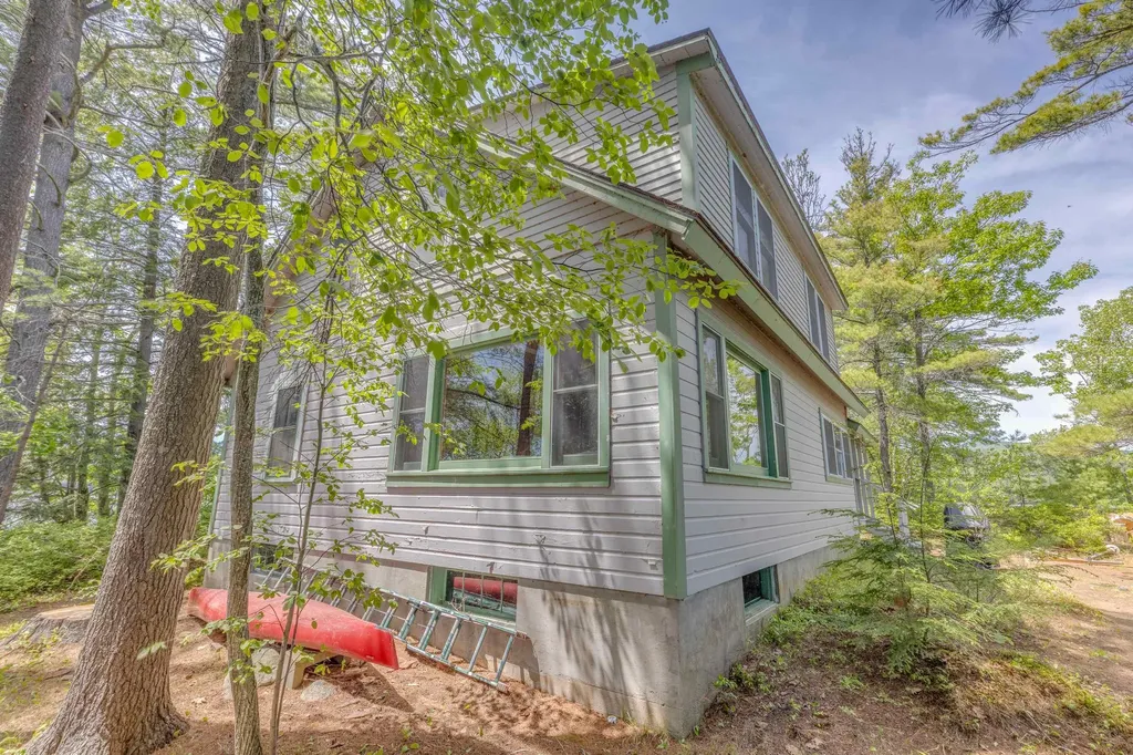 28 Potato Island Holderness NH 03245