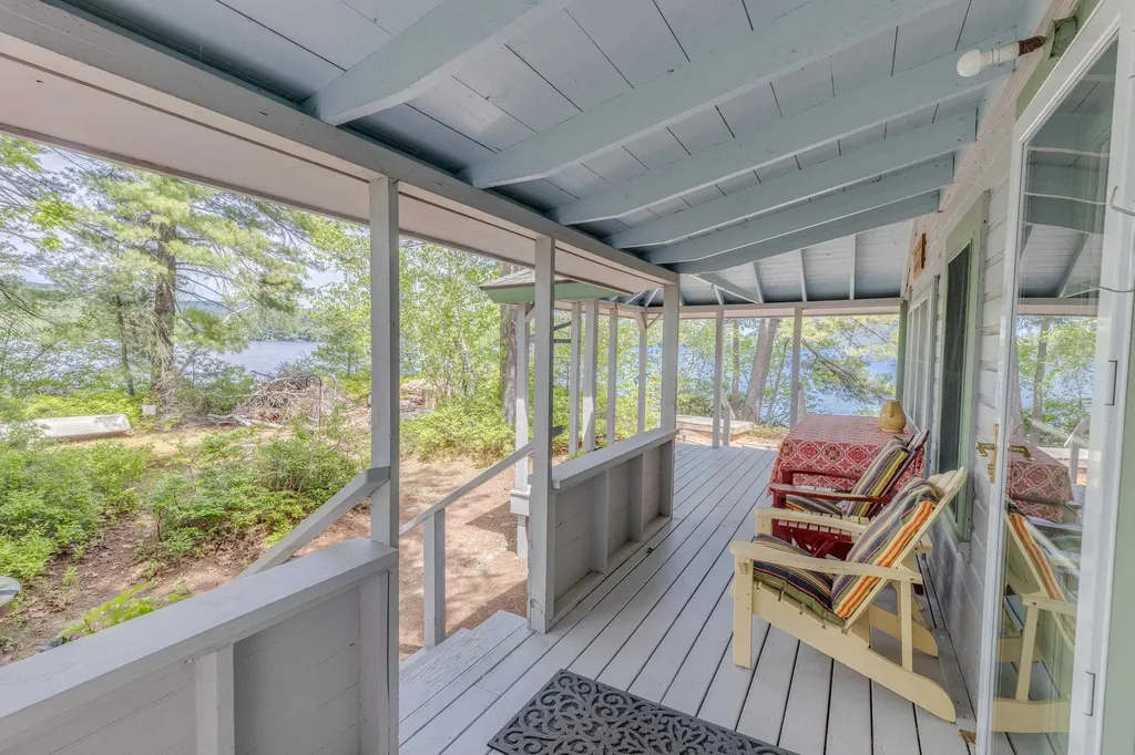 28 Potato Island Holderness NH 03245