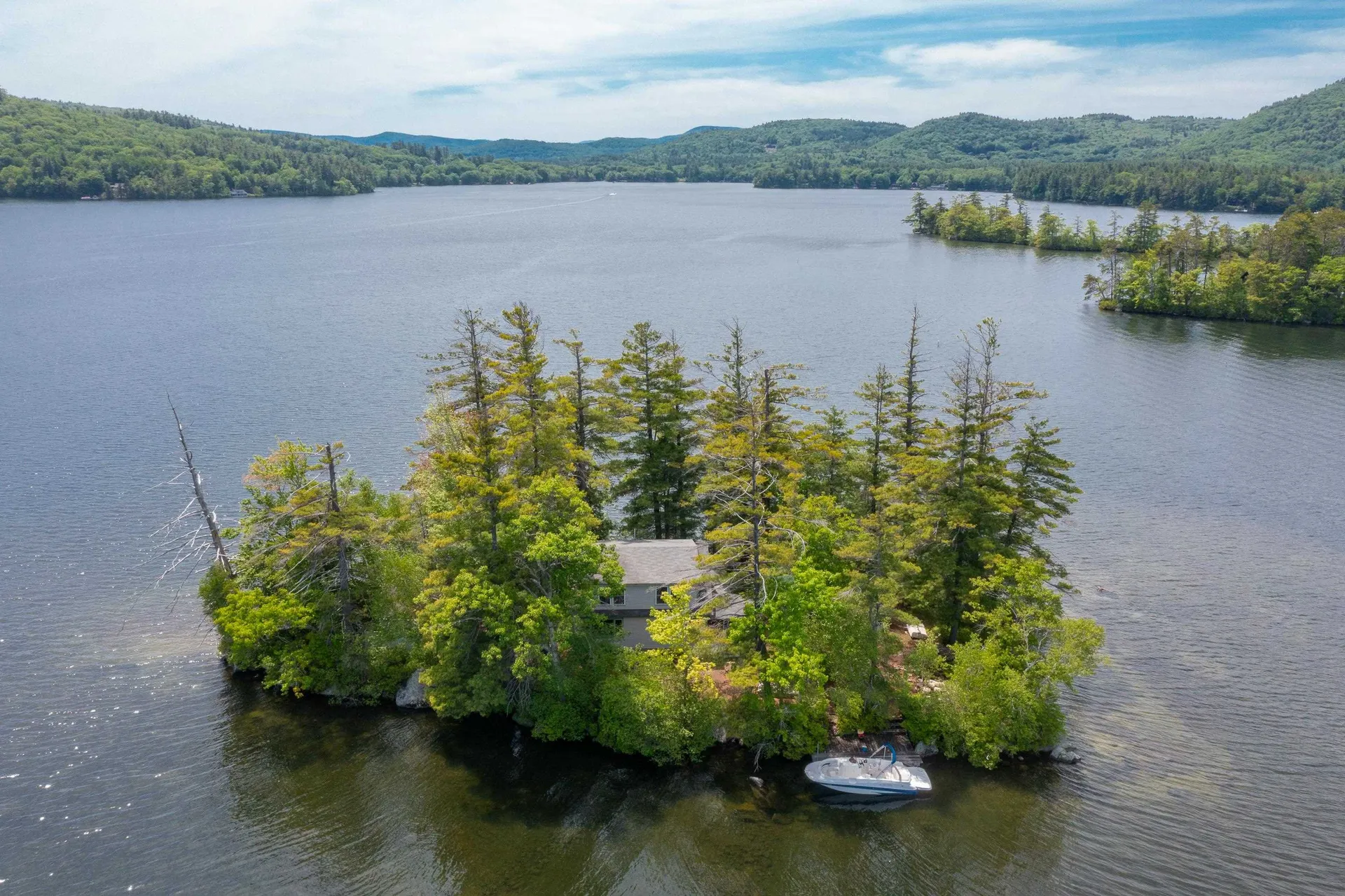 28 Potato Island Holderness NH 03245