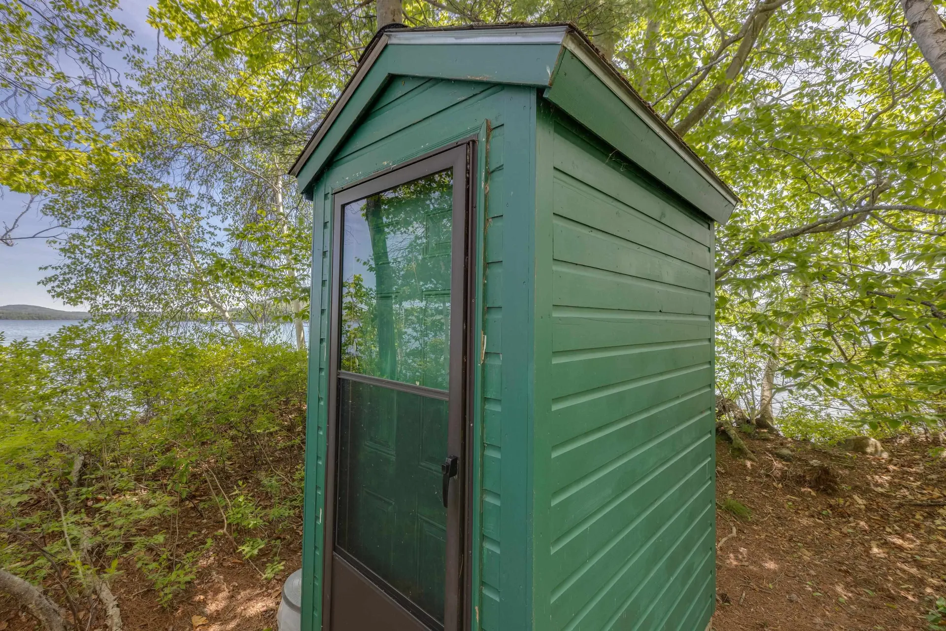 28 Potato Island Holderness NH 03245