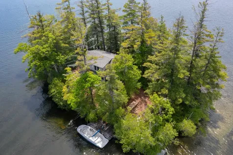 28 Potato Island Holderness NH 03245