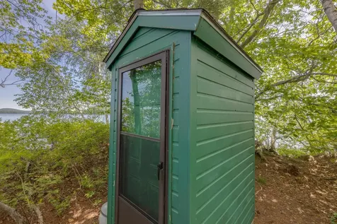 28 Potato Island Holderness NH 03245