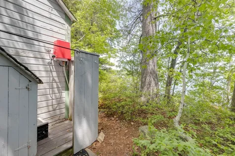 28 Potato Island Holderness NH 03245